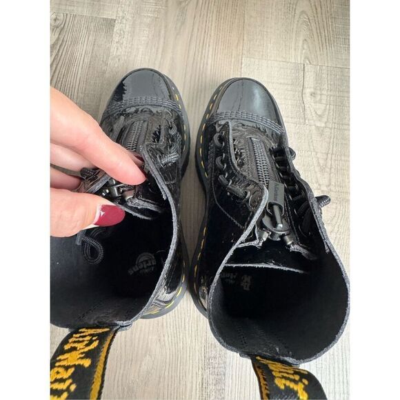 Dr. Martens Sinclair Black Boots NEW Women’s Size 7 - Picture 10 of 14